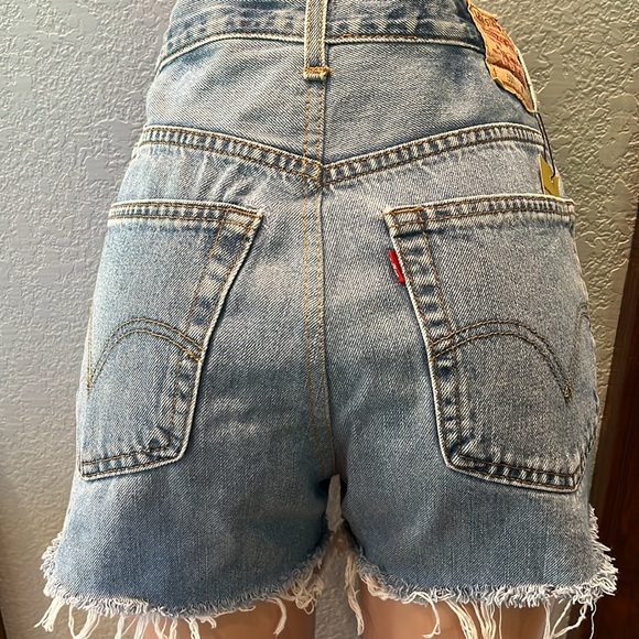 Vintage Levi jean shorts redone size 8-9 - Picture 2 of 6